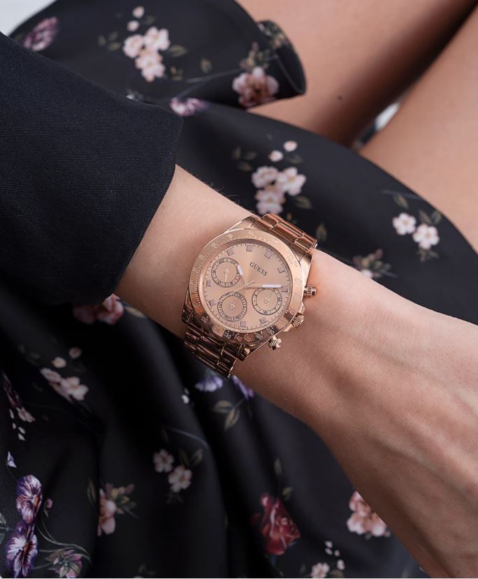 GUESS nan 5