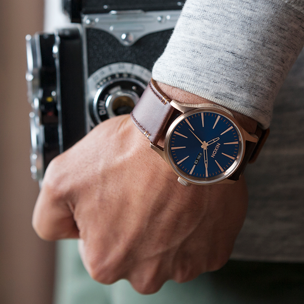 NIXON grey 8