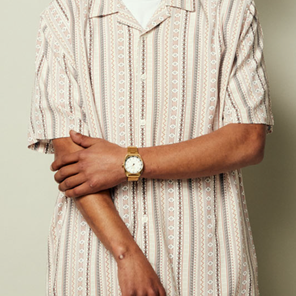 NIXON white 5