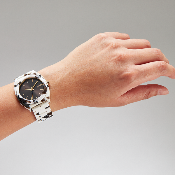 NIXON black/white 4