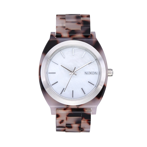 NIXON white