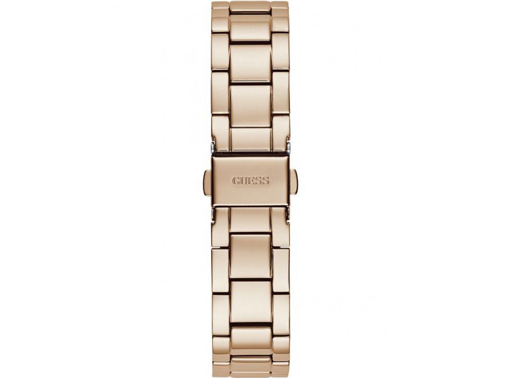 GUESS nan 4