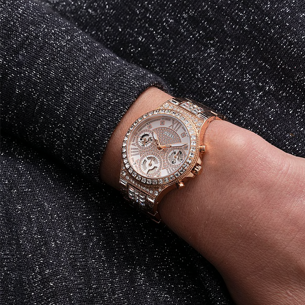 GUESS Default 5